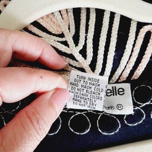 LAUREN MICHELLE Woman Plus Stretchy Knit Ribbon Metallic Embroidery Top sz: 2X - Picture 8 of 8